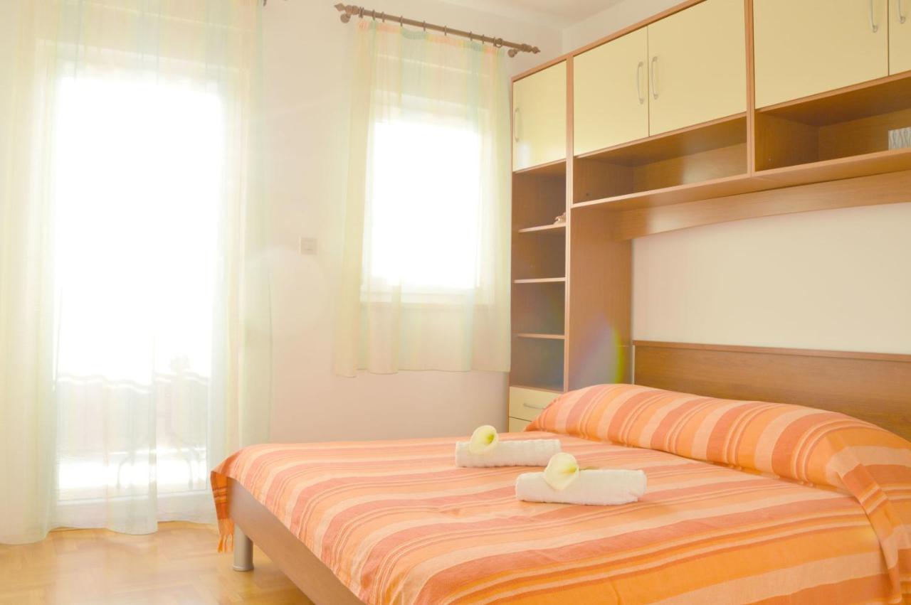 Apartment Riva Sea View Umag Zimmer foto
